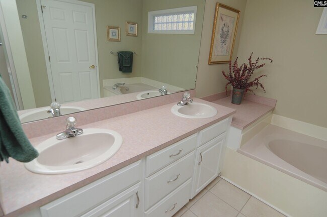 Building Photo - 1331 Camping Rd