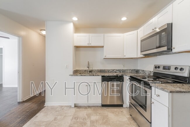 Building Photo - 1024 Houston St