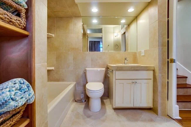 Building Photo - 3131 E Corto Pl