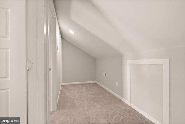 Building Photo - 580 N Braddock St