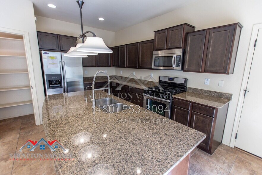 Building Photo - 4467 E Remington Dr
