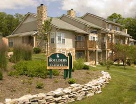 Building Photo - The Boulders at Deer Park