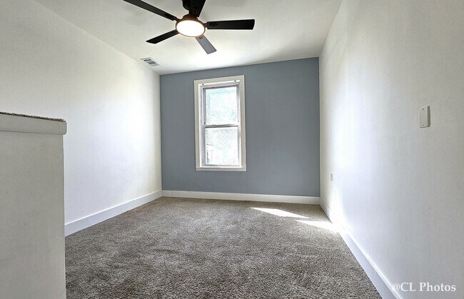 Building Photo - 2924 W 38th Pl