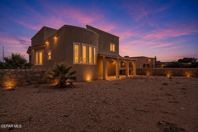 Building Photo - 14293 Meadow Lake Ave