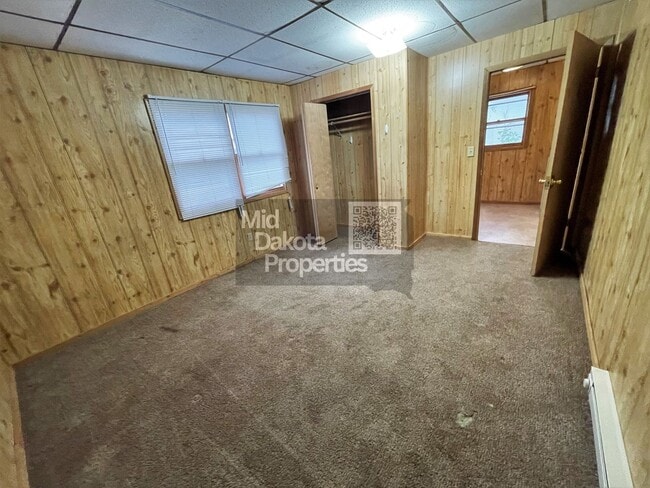 Building Photo - 216 E 5th Ave