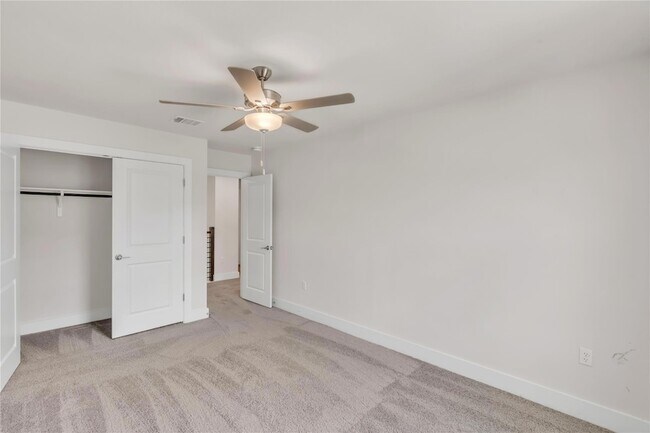Building Photo - 15607 Ellinger Dr