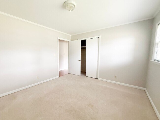 Building Photo - 3-Bedroom Home with Spacious Yard, Storage Shed & Natural Light