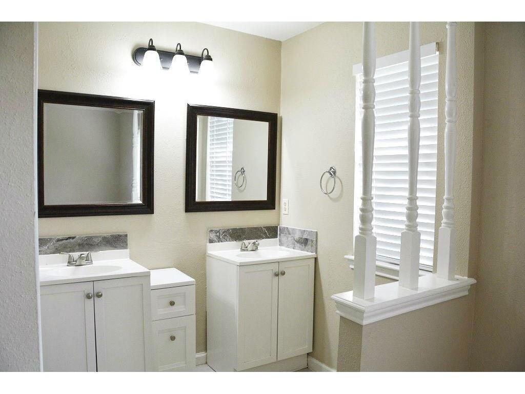 Building Photo - 8007 Vista Del Sol Dr