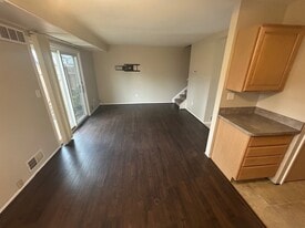 Building Photo - 41168 N Woodbury Green Dr