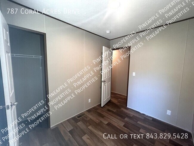 Building Photo - 787 Coral Acres Dr