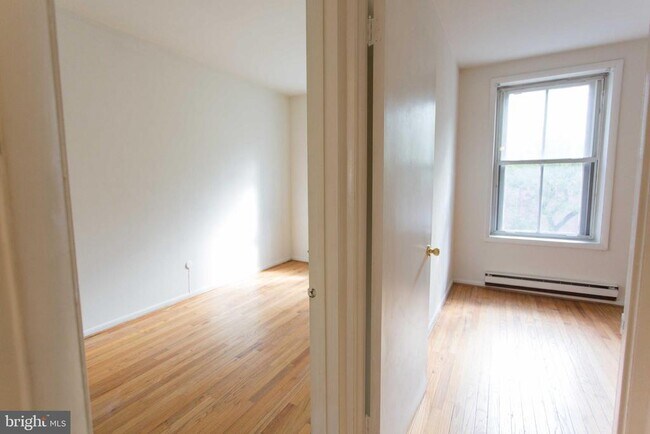 Building Photo - 727 Spruce St