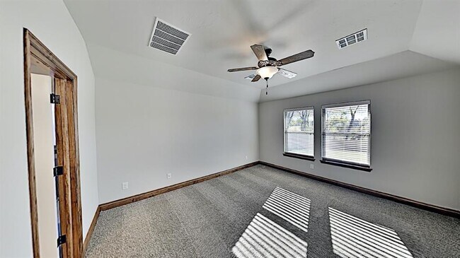 Building Photo - 7069 Hidden Trail Ln