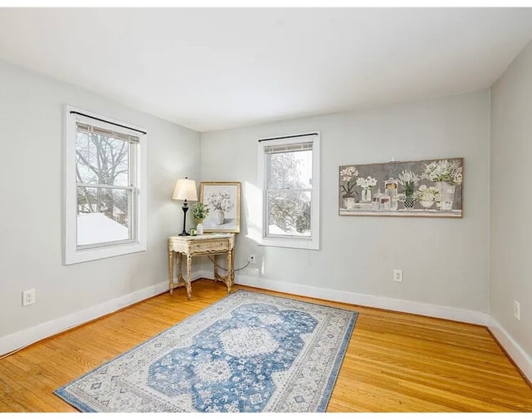 Building Photo - 18 Deland Park a