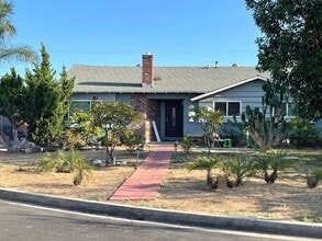 Building Photo - 1538 E Larkwood St