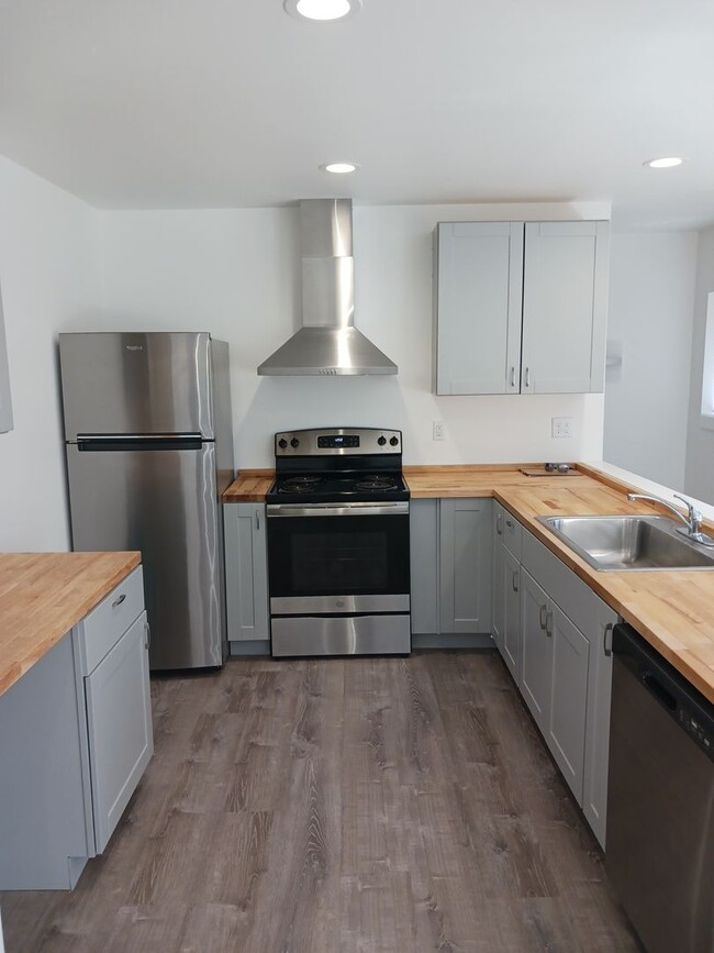 Building Photo - 3 bedroom, 2.5 bath in Downtown Ferndale
