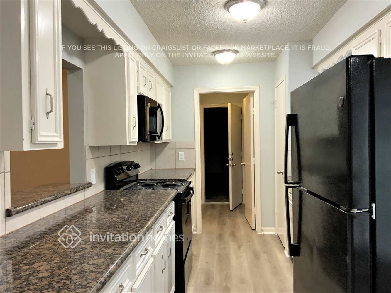 Building Photo - 2306 Cambridge Ct N