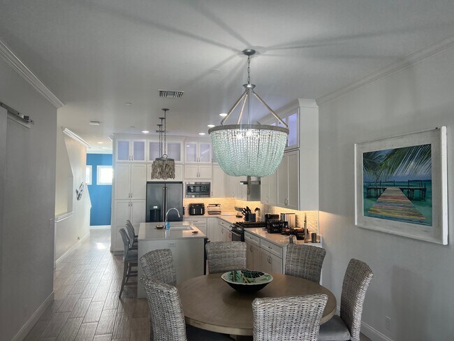 Building Photo - 11715 1st St E