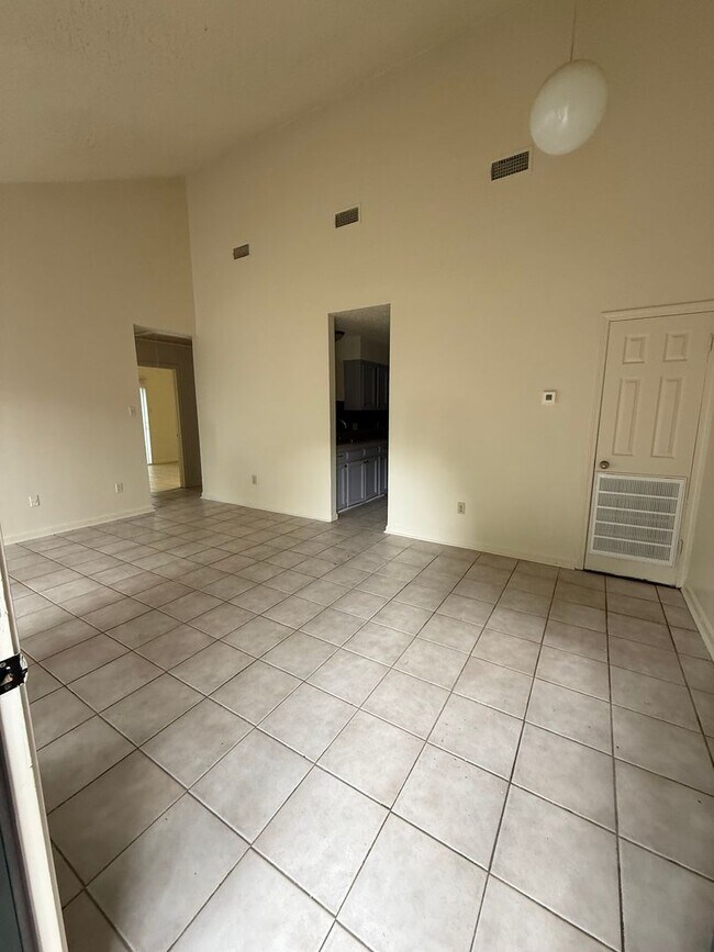 Building Photo - 8713 GSRI Ave