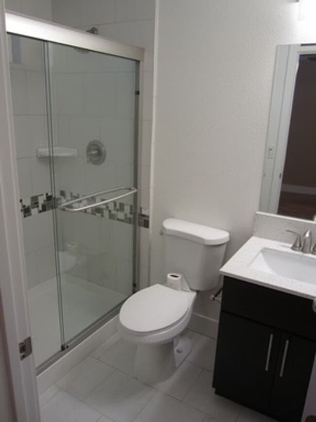 Building Photo - 2 Bed/2 Bath Duplex in Vallejo