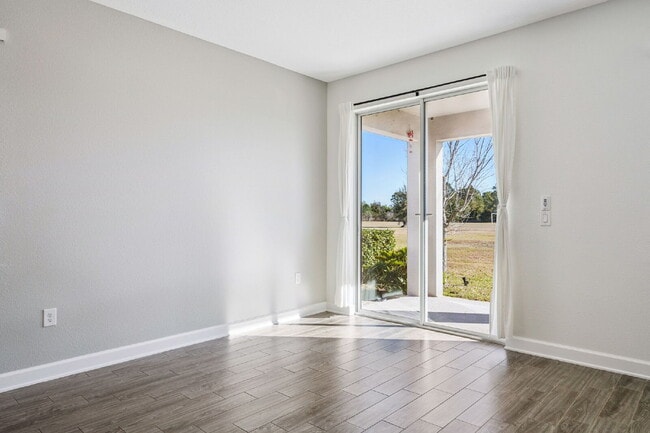 Building Photo - Spacious 3-Bedroom, 2.5 Baths Townhouse Retreat in Prime Orlando Location!