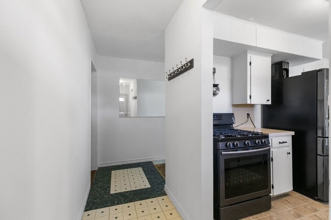 Building Photo - 812 Coolidge St