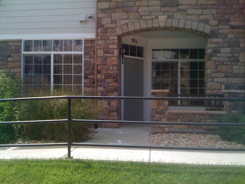 Primary Photo - 12711 Colorado Blvd
