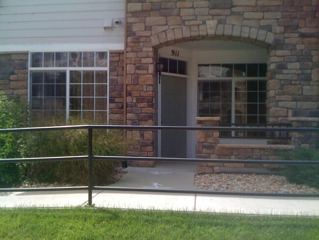 Building Photo - 12711 Colorado Blvd
