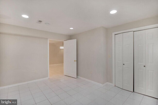 Building Photo - 13920 Wagon Way