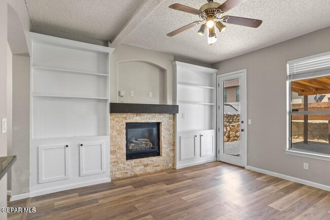 Building Photo - 12391 Paseo Nuevo Dr