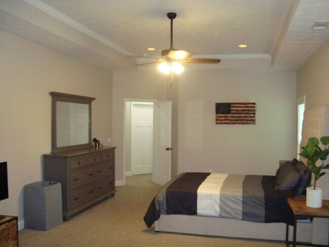 Building Photo - Home in Phenix City available to rent 10/2...