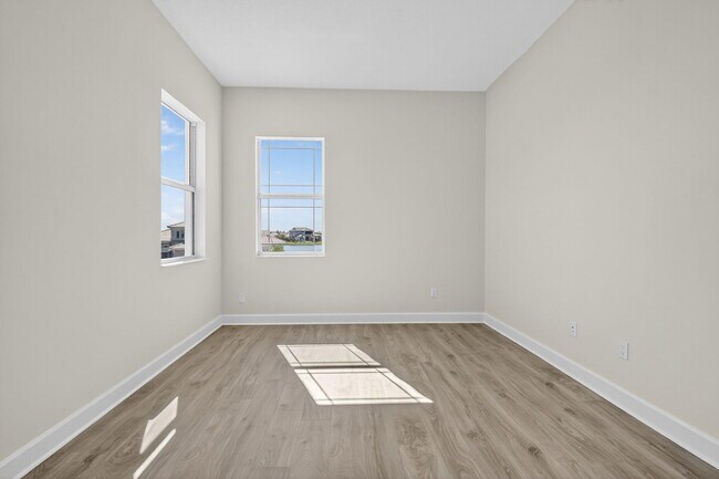 Building Photo - 15120 Wildwood Cir