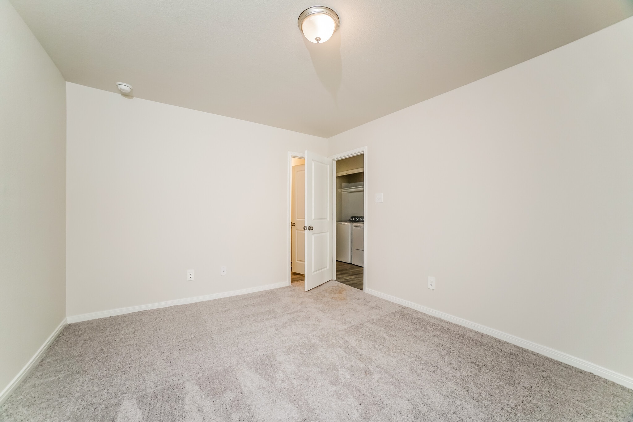 Building Photo - 15815 Del Norte Dr