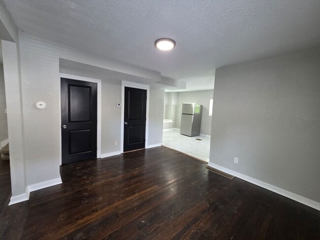 Building Photo - Spacious 4-Bedroom, 2.5-Bath Home with Hardwood Floors