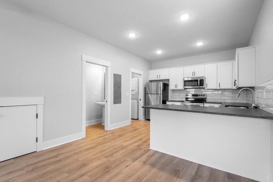 Kitchen - 809 Maple St