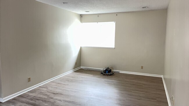 Building Photo - 10301 N Kings Hwy