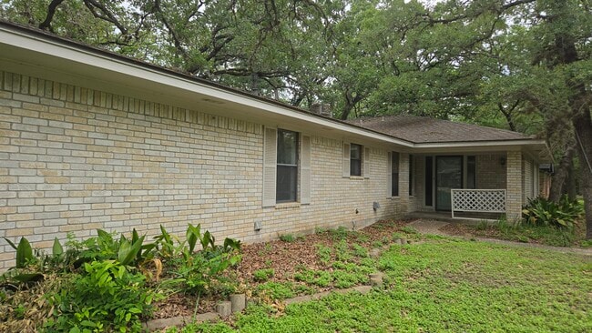 Building Photo - 3116 Hummingbird Cir