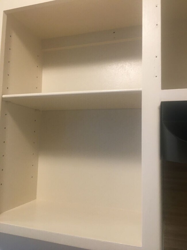 Building Photo - Chico 2 bed, one bath Duplex Private court...