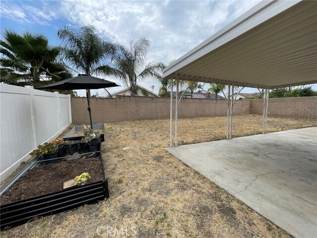 Building Photo - 12650 Cypress Ave