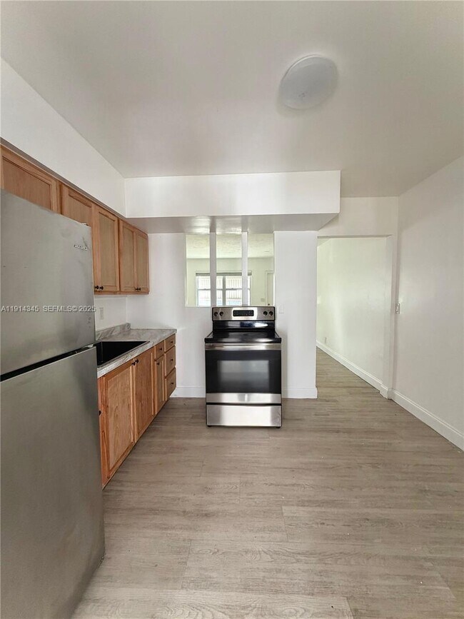 Building Photo - 224 SW 10th St