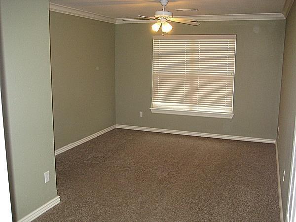 Building Photo - 305 Copper Oaks Dr