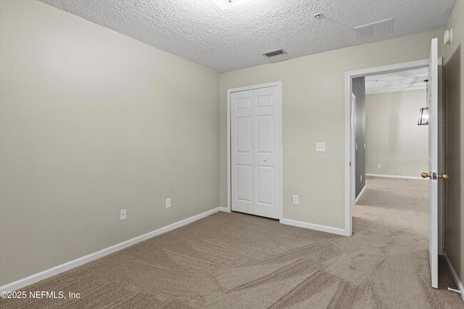 Building Photo - 7043 Deer Lodge Cir