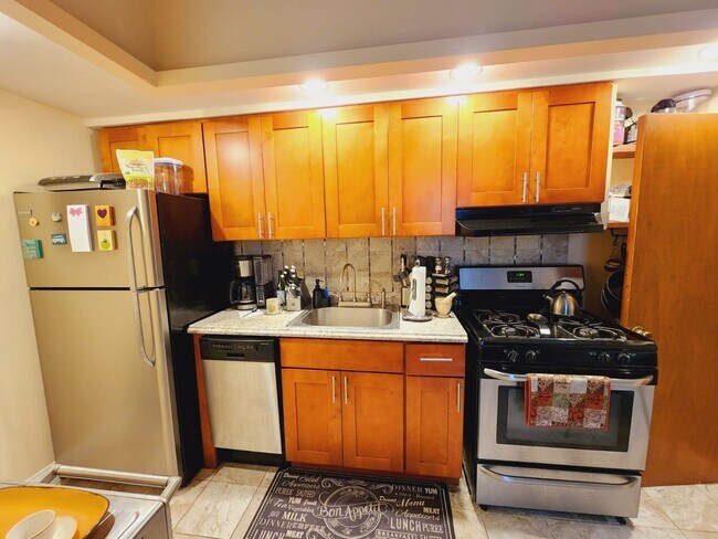 Building Photo - 2313 Brown St