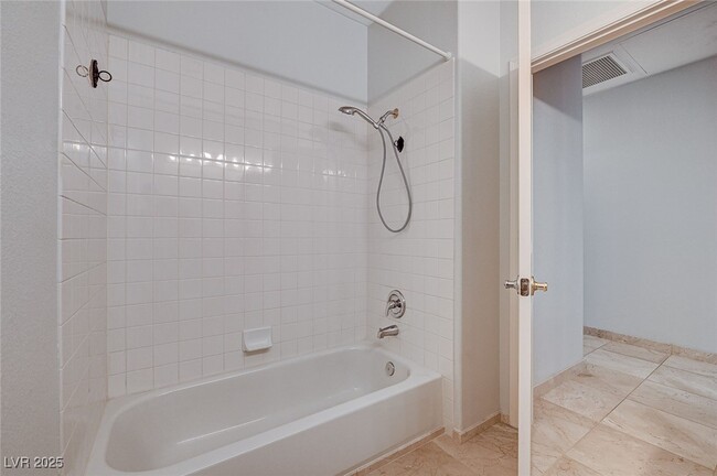 Building Photo - 1450 San Juan Hills Dr