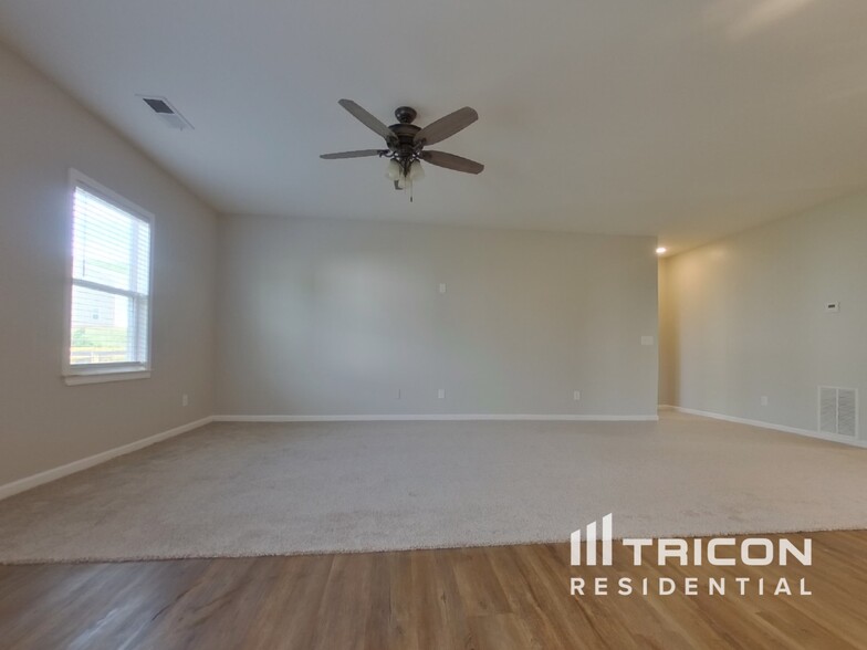 Building Photo - 94 Cottontail Ln