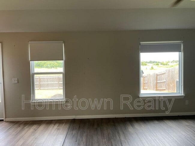 Building Photo - 1712 Vermilion Ln