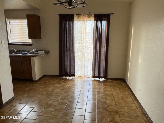 Building Photo - 7142 Dale Rd