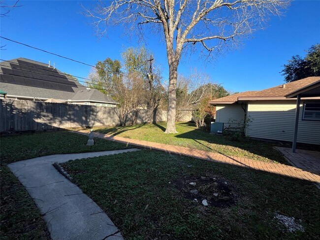 Building Photo - 4602 Redstart St