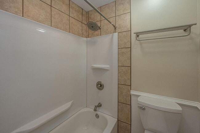 Building Photo - 2494 Etiwan Ave