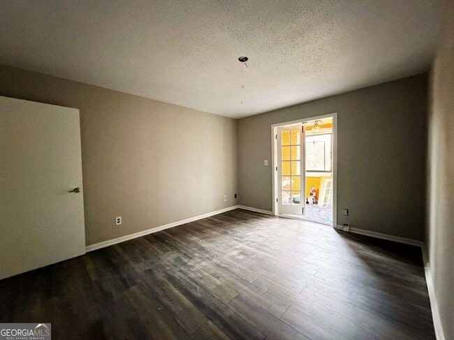 Building Photo - 2928 Parc Lorraine