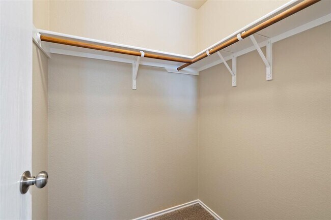 Building Photo - 1617 Anise Dr